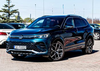 69ce582575e8f000000 (1)